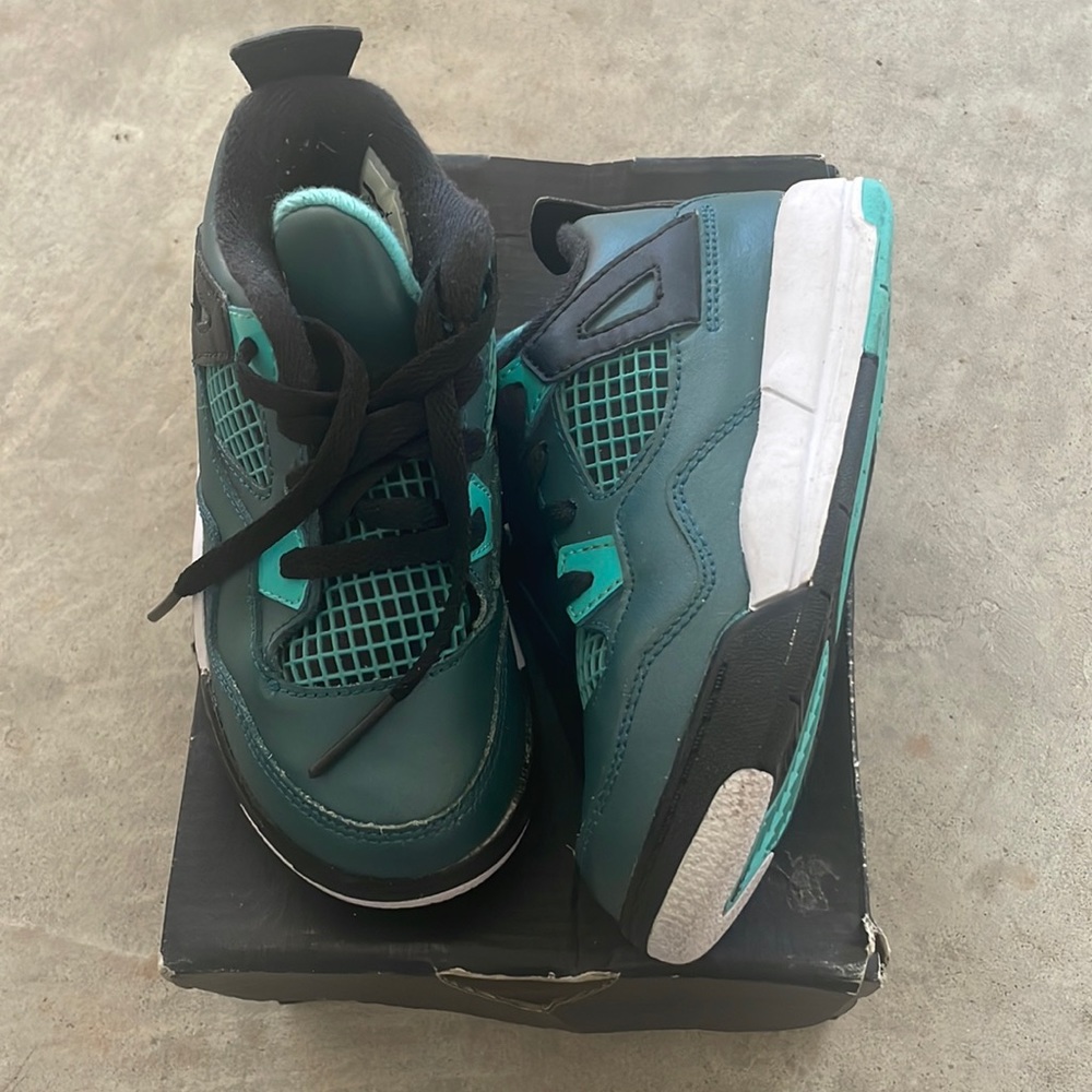 Jordan retro 4
